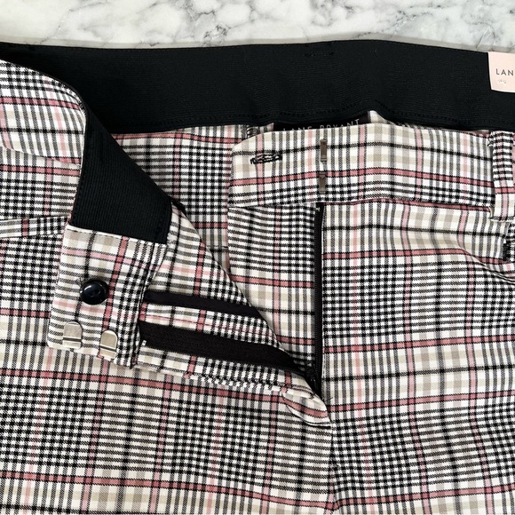 NWT Old Navy Slim Capri 4-Season Pant in Plaid White Black Pink Plus Size 16 - Picture 8 of 15